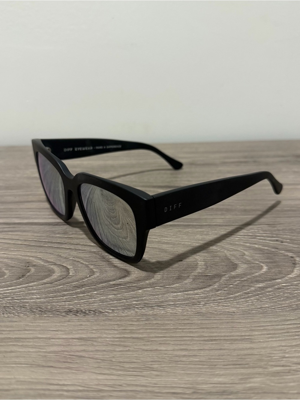Diff Eyewear Black Square Frames Sunglasses polarized
